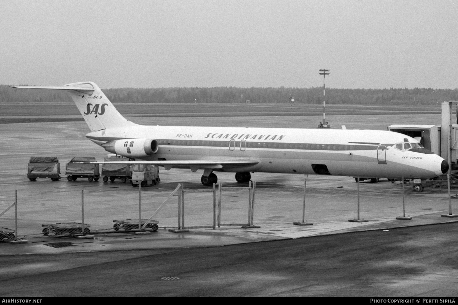 Aircraft Photo of SE-DAN | McDonnell Douglas DC-9-41 | Scandinavian Airlines - SAS | AirHistory.net #566385