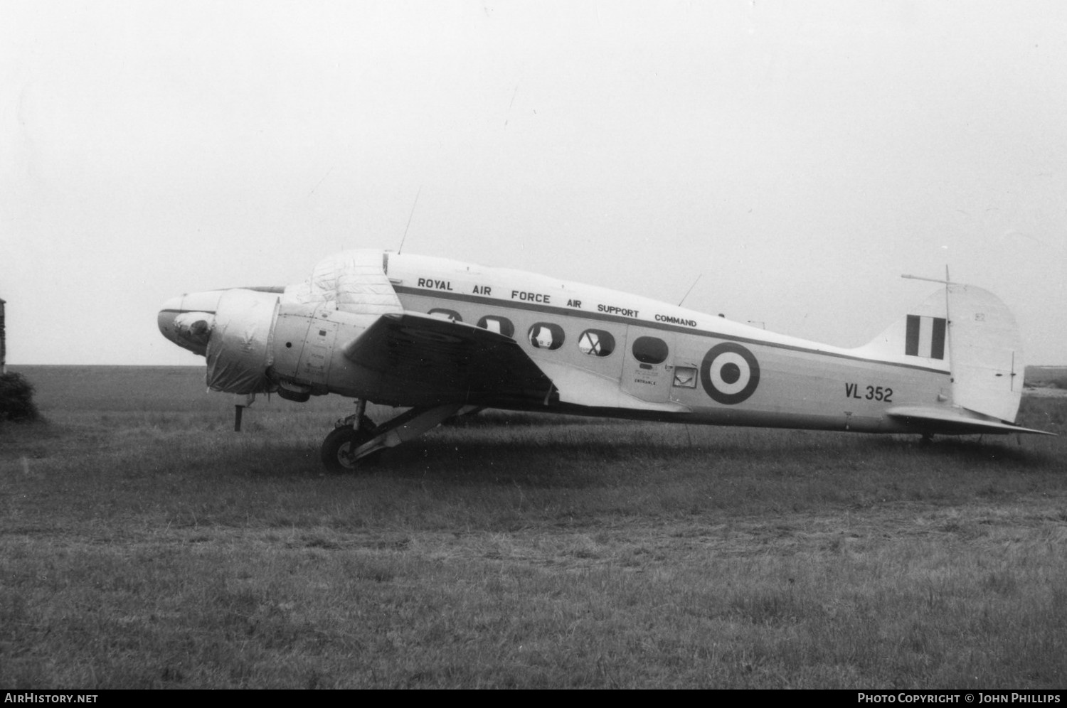 Aircraft Photo of VL352 | Avro 652A Anson C19 | UK - Air Force | AirHistory.net #566403