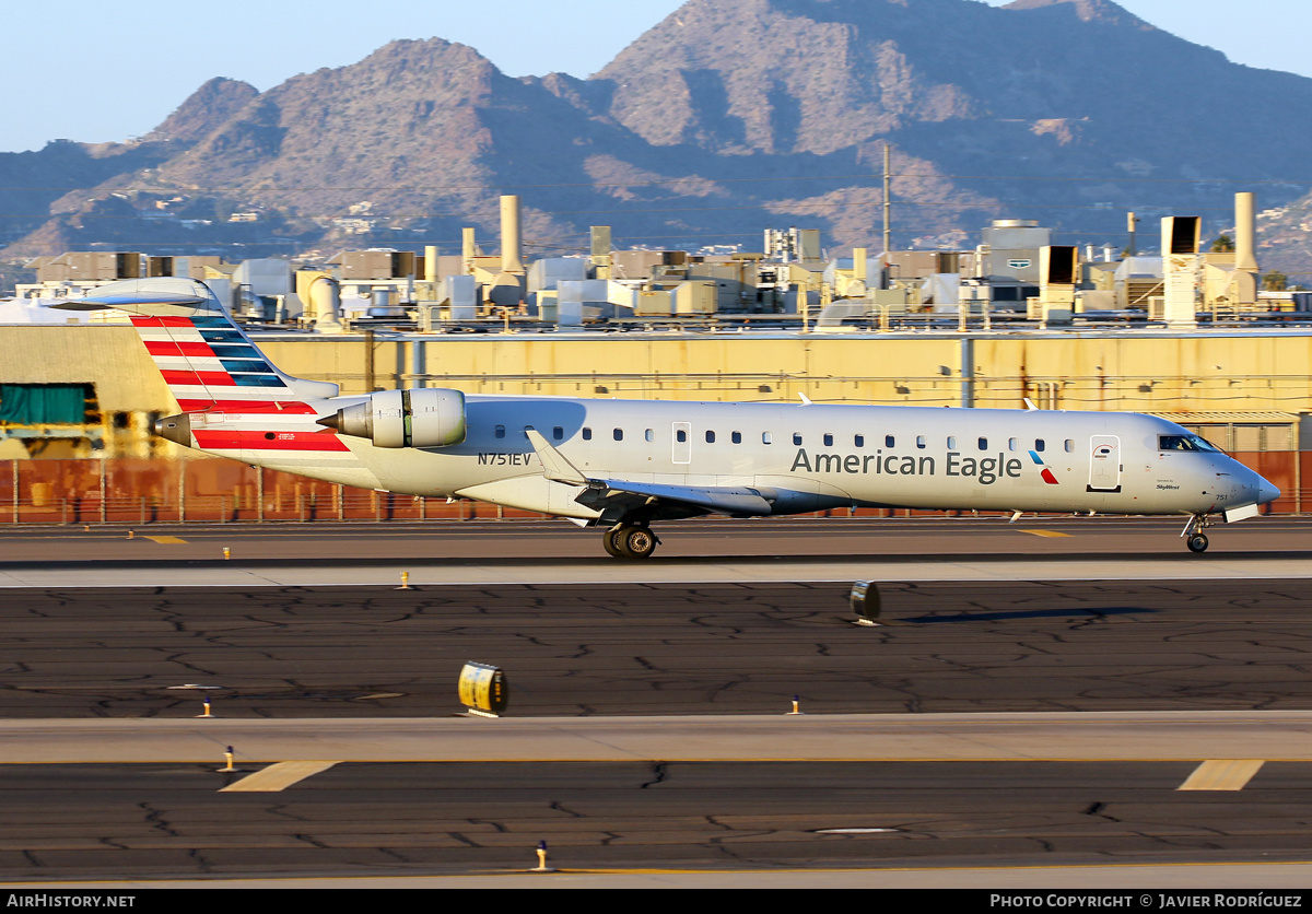 Aircraft Photo of N751EV | Bombardier CRJ-701ER (CL-600-2C10) | American Eagle | AirHistory.net #566427