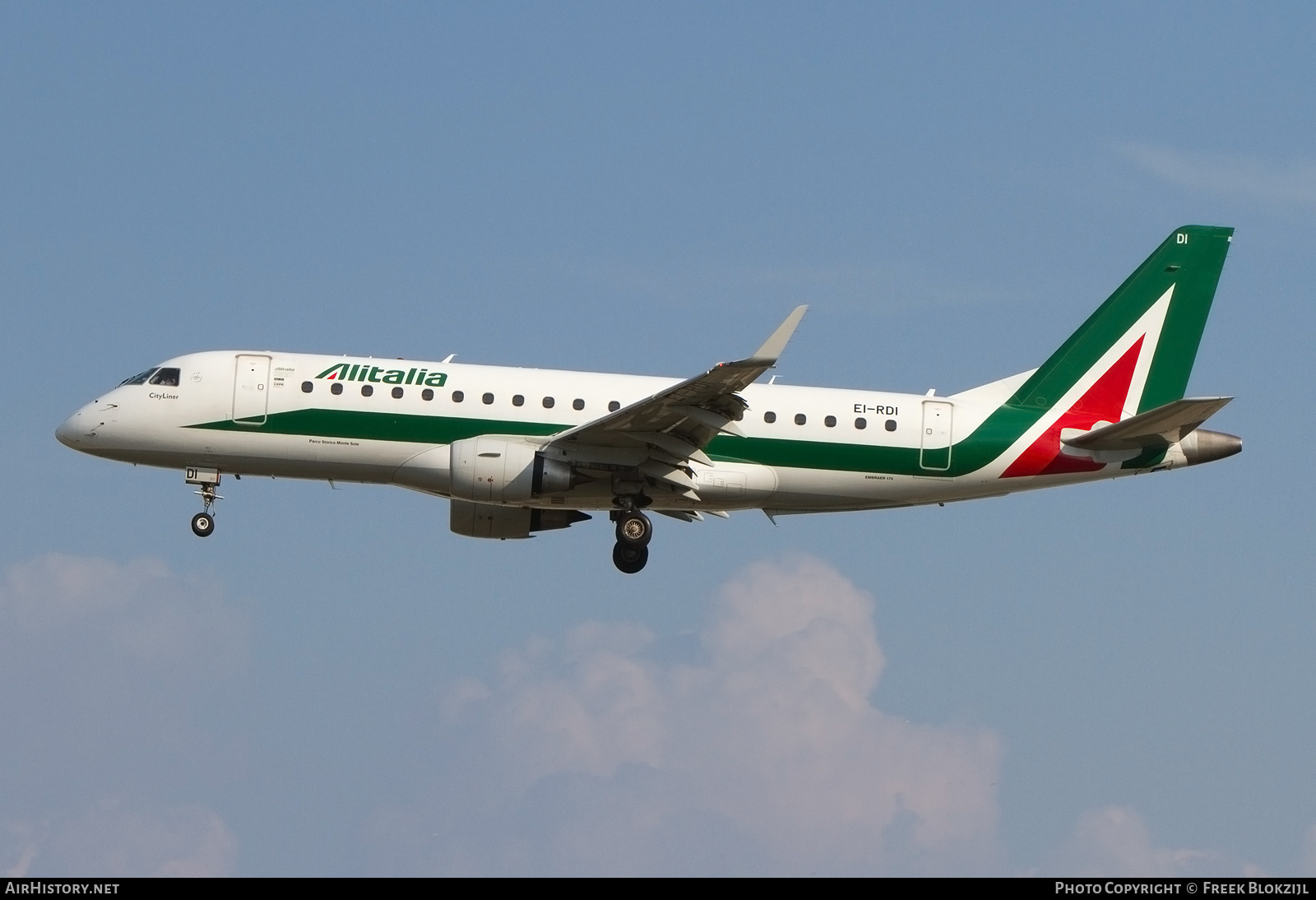 Aircraft Photo of EI-RDI | Embraer 175STD (ERJ-170-200STD) | Alitalia CityLiner | AirHistory.net #566461