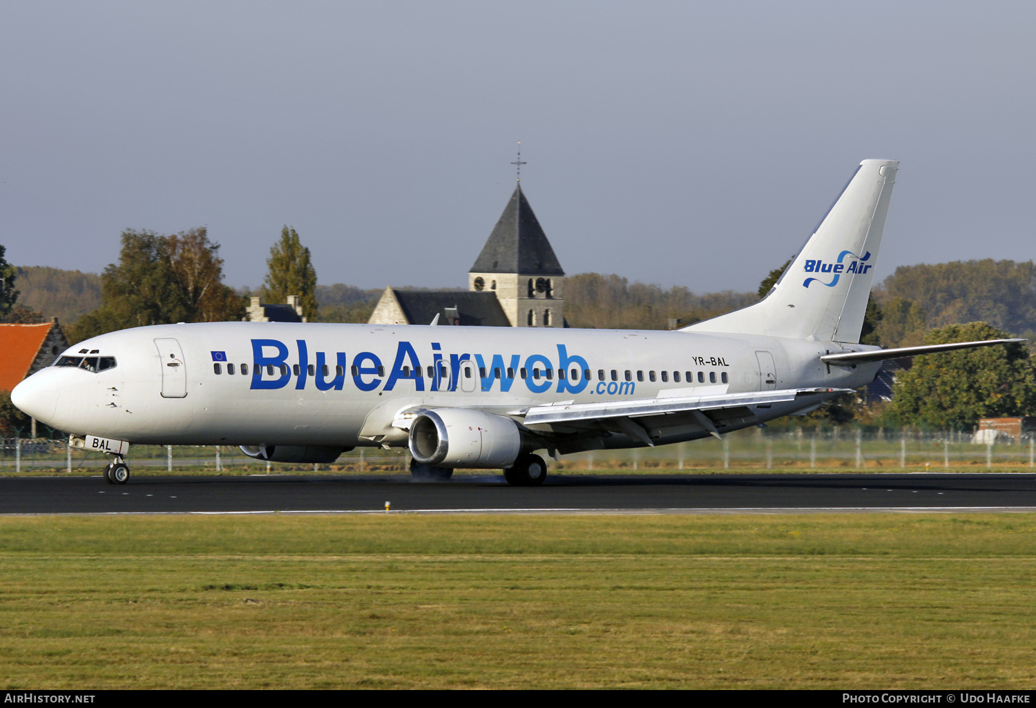 Aircraft Photo of YR-BAL | Boeing 737-484 | Blue Air | AirHistory.net #566537