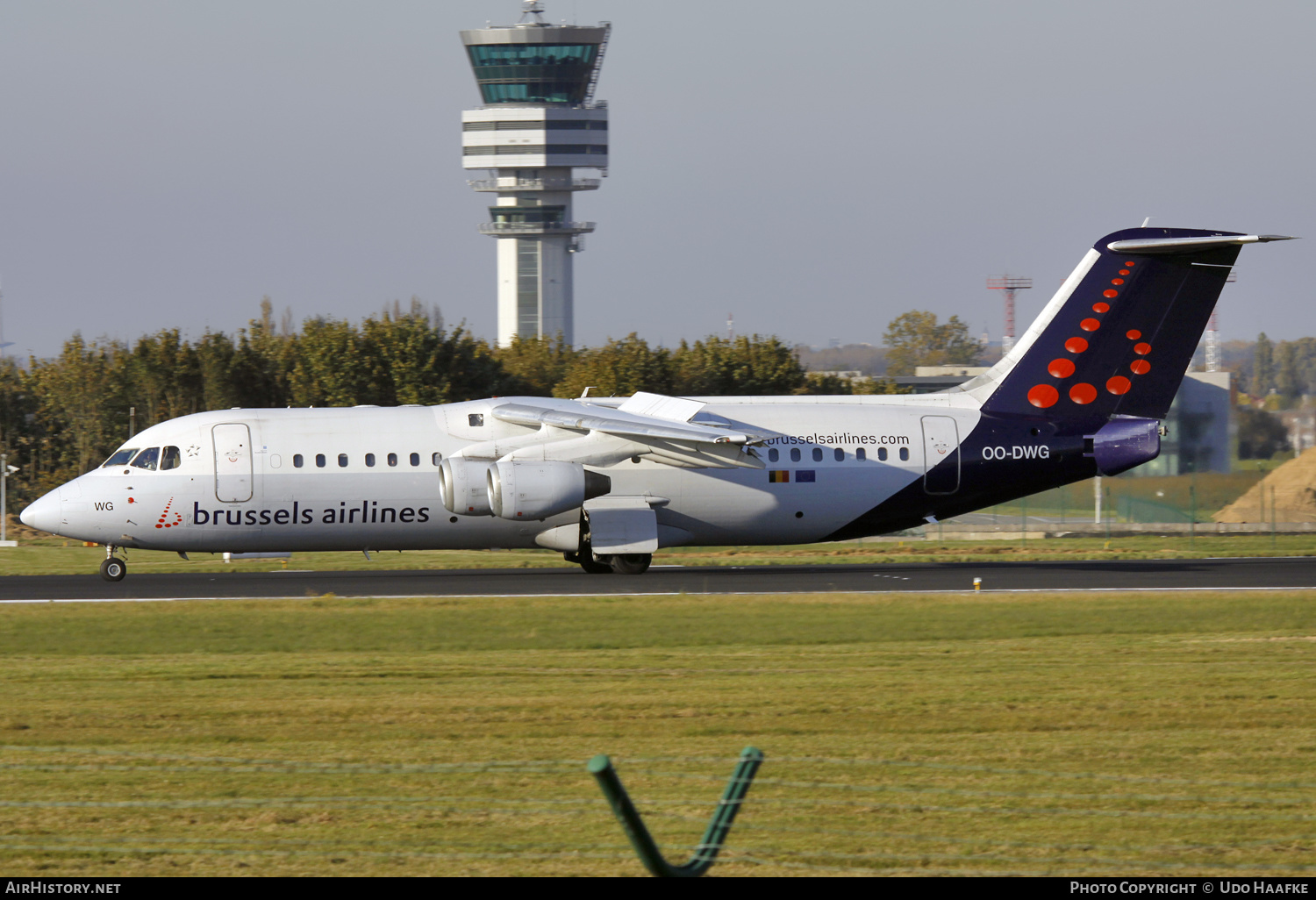 Aircraft Photo of OO-DWG | British Aerospace Avro 146-RJ100 | Brussels Airlines | AirHistory.net #566538