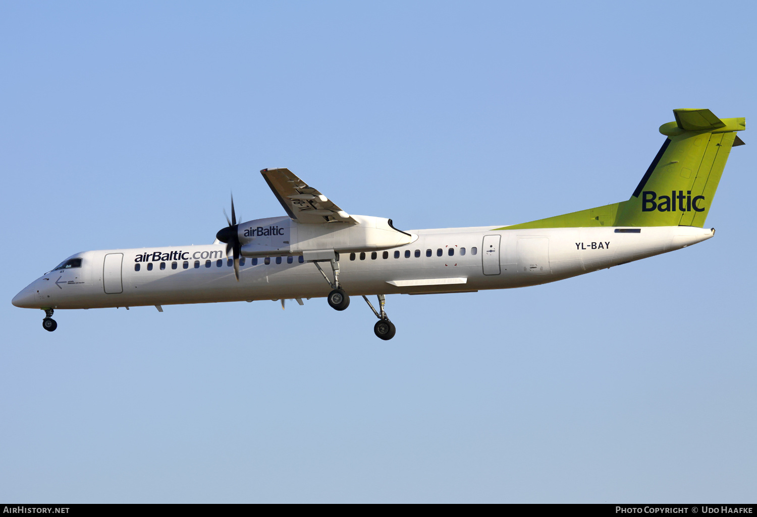 Aircraft Photo of YL-BAY | Bombardier DHC-8-402 Dash 8 | AirBaltic | AirHistory.net #566694