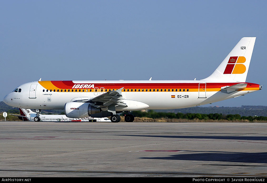 Aircraft Photo of EC-IZR | Airbus A320-214 | Iberia | AirHistory.net #566714