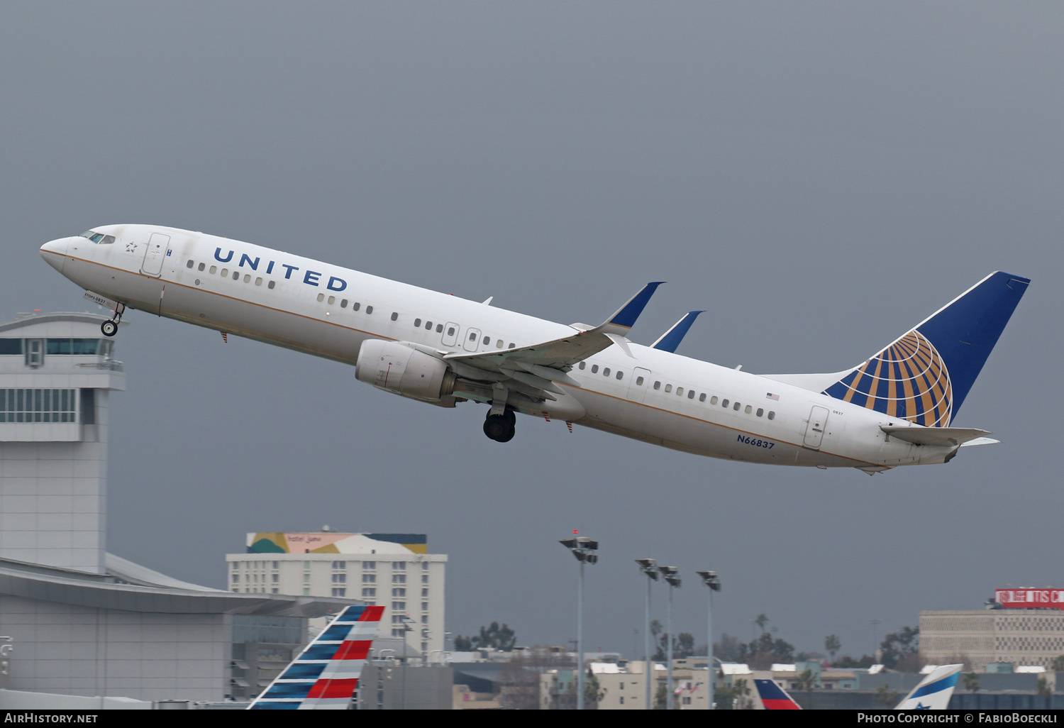 Aircraft Photo of N66837 | Boeing 737-924/ER | United Airlines | AirHistory.net #566763