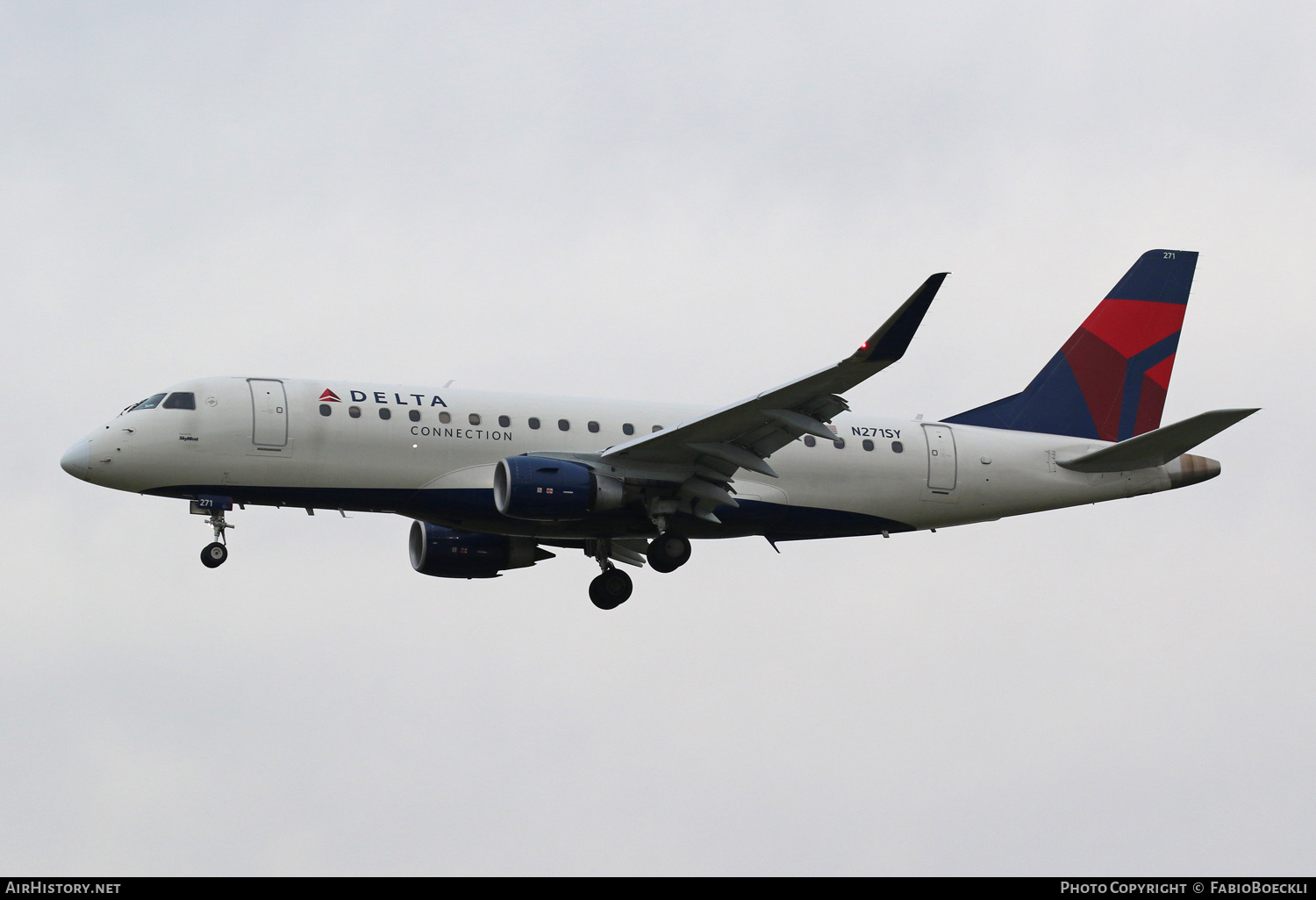 Aircraft Photo of N271SY | Embraer 175LR (ERJ-170-200LR) | Delta Connection | AirHistory.net #566962