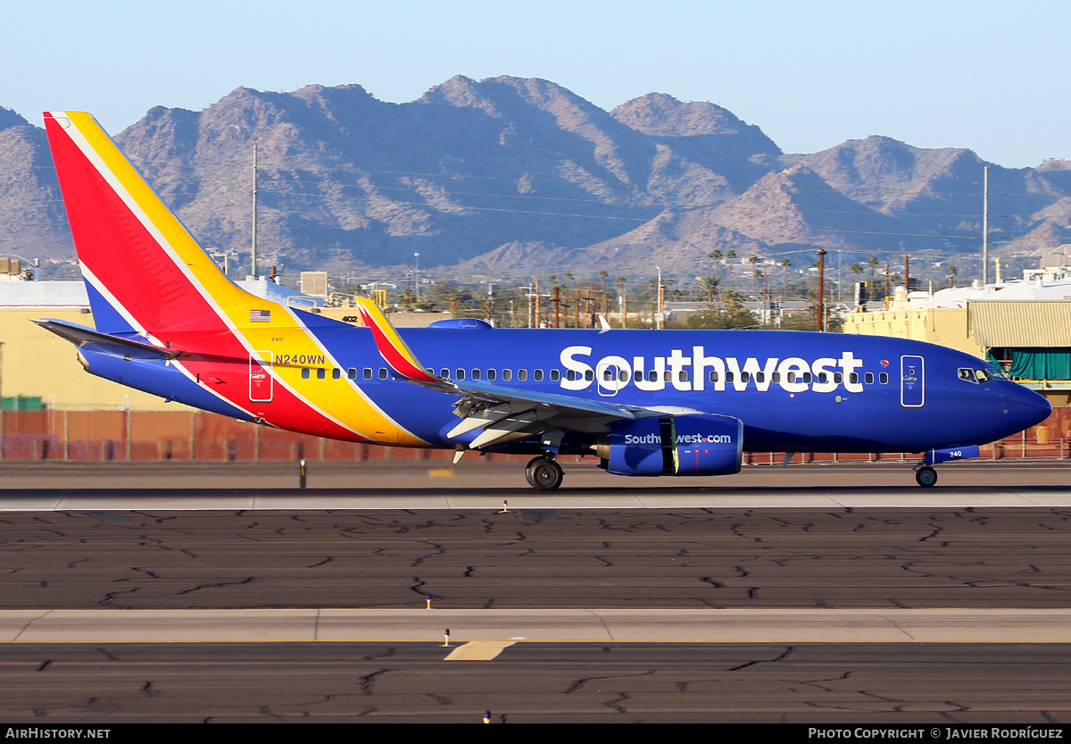 Aircraft Photo of N240WN | Boeing 737-7H4 | Southwest Airlines | AirHistory.net #566987