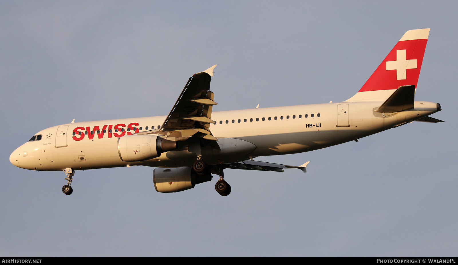 Aircraft Photo of HB-IJI | Airbus A320-214 | Swiss International Air Lines | AirHistory.net #566999
