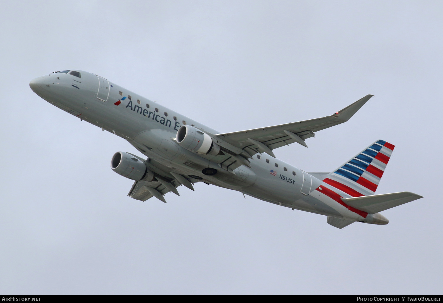 Aircraft Photo of N513SY | Embraer 175LR (ERJ-170-200LR) | American Eagle | AirHistory.net #567071