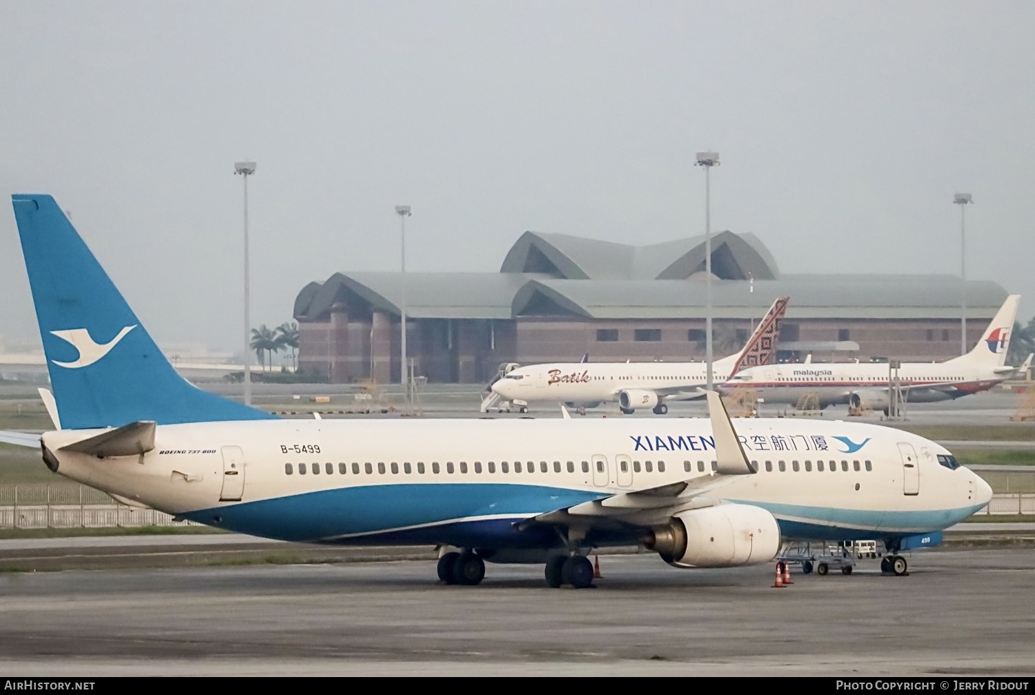 Aircraft Photo of B-5499 | Boeing 737-85C | Xiamen Airlines | AirHistory.net #567091