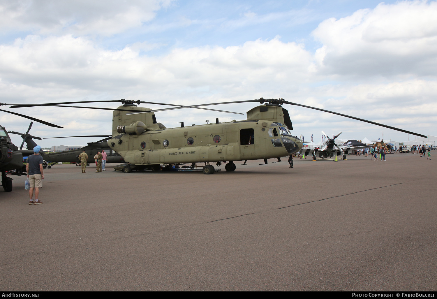 Aircraft Photo of 16-8219 / 16-08219 | Boeing CH-47F Chinook (414) | USA - Army | AirHistory.net #567093