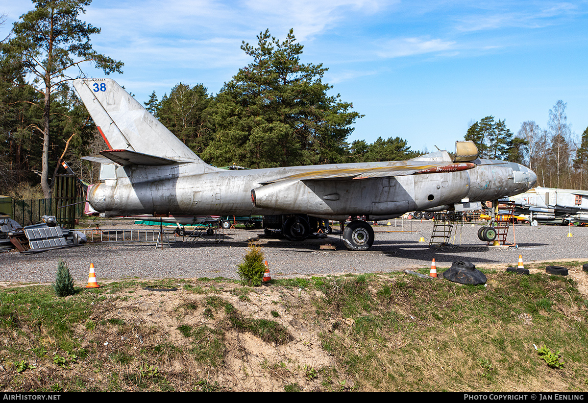 Aircraft Photo of 38 blue | Ilyushin Il-28 | Soviet Union - Air Force | AirHistory.net #567133