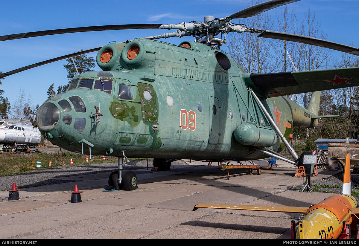 Aircraft Photo of 09 red | Mil Mi-6A | Soviet Union - Air Force | AirHistory.net #567154