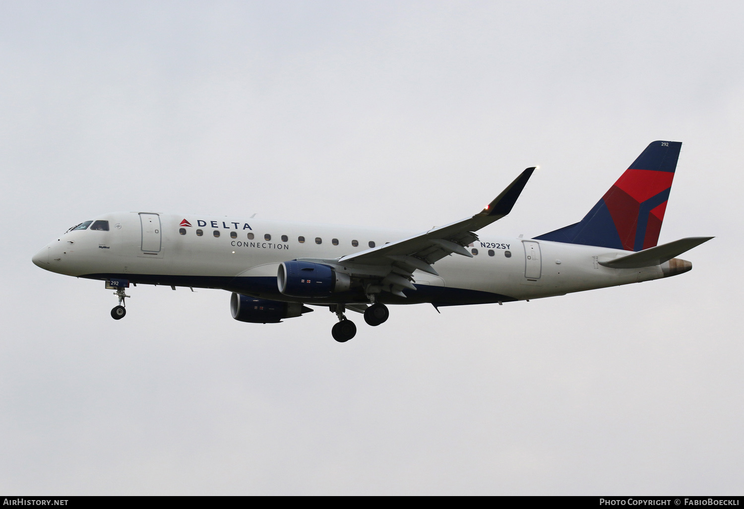 Aircraft Photo of N292SY | Embraer 175LL (ERJ-170-200LL) | Delta Connection | AirHistory.net #567168