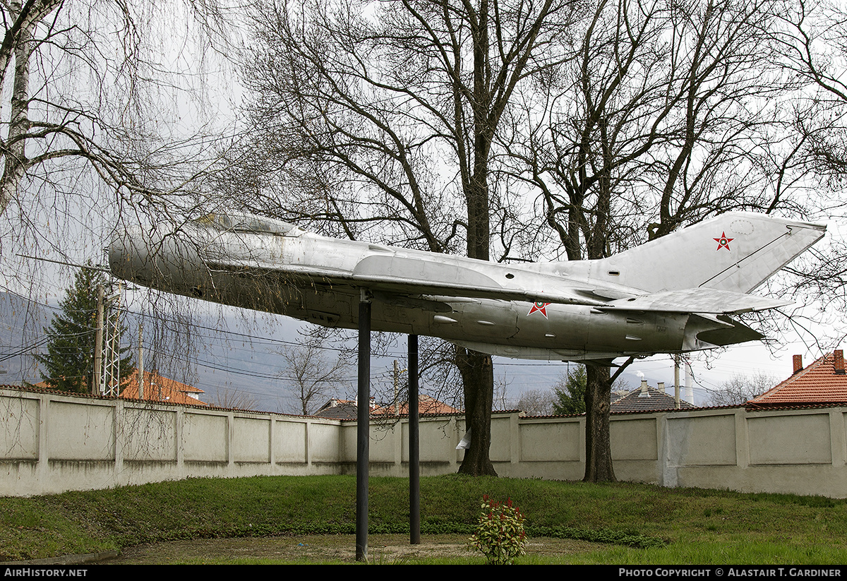 Aircraft Photo of 857 | Mikoyan-Gurevich MiG-19S | Bulgaria - Air Force | AirHistory.net #567254