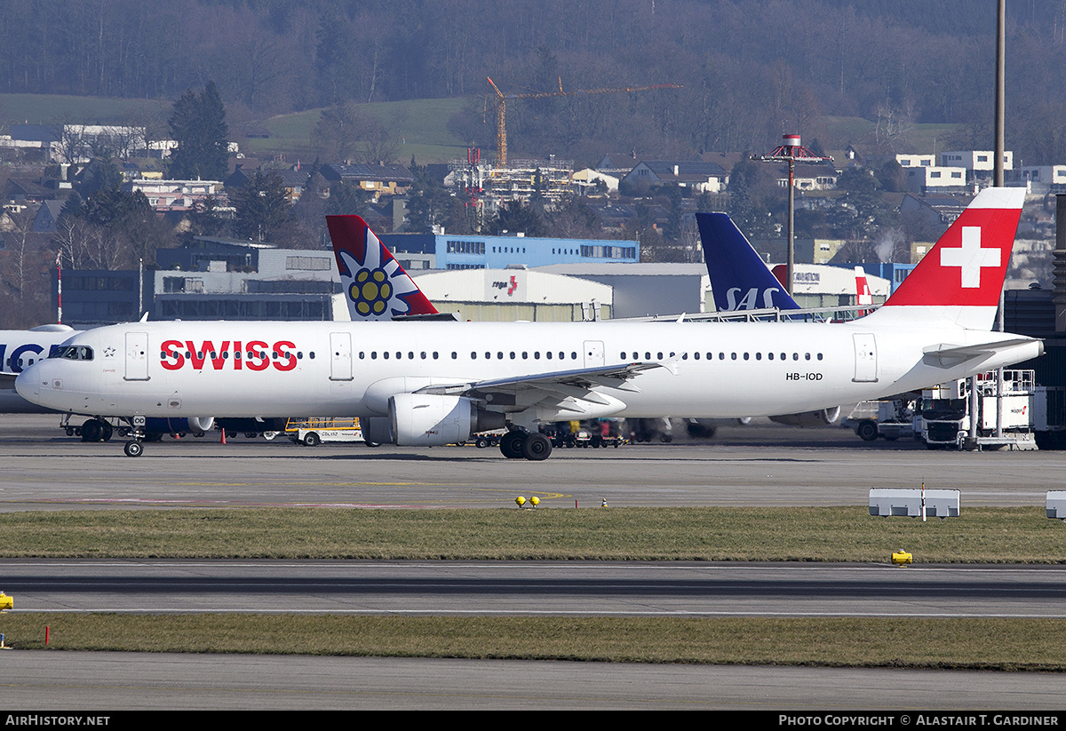 Aircraft Photo of HB-IOD | Airbus A321-111 | Swiss International Air Lines | AirHistory.net #567304