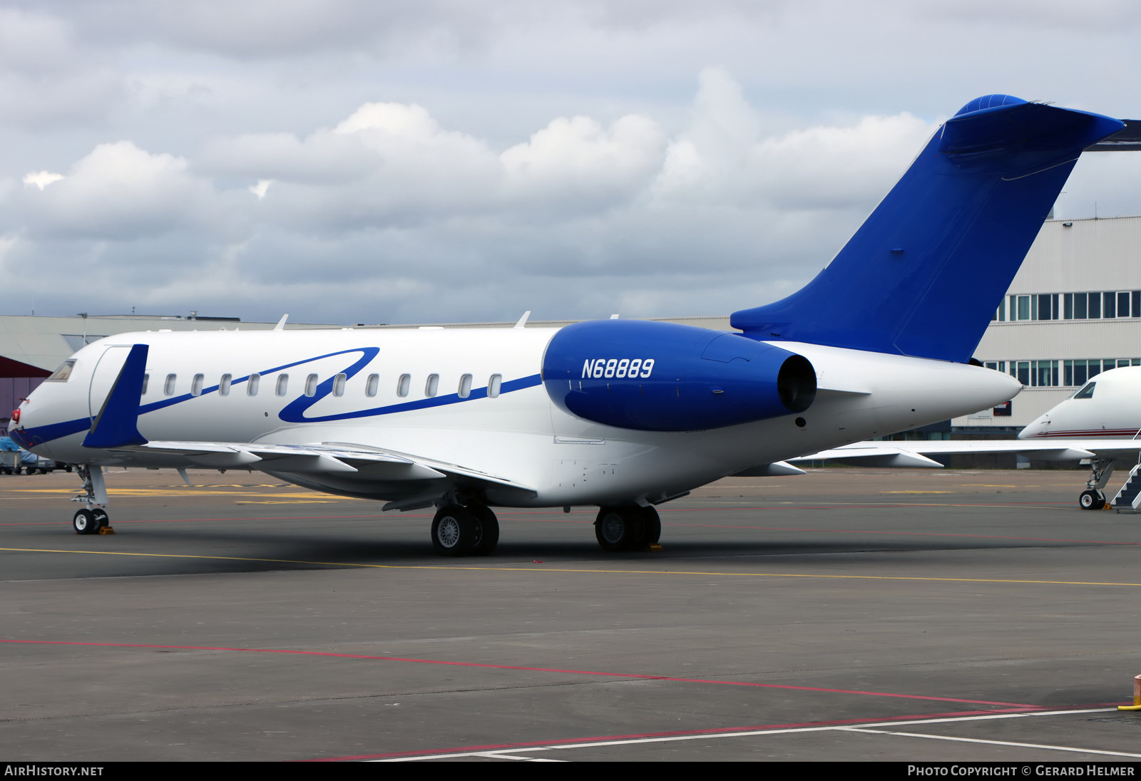 Aircraft Photo of N68889 | Bombardier Global 6000 (BD-700-1A10) | AirHistory.net #567338