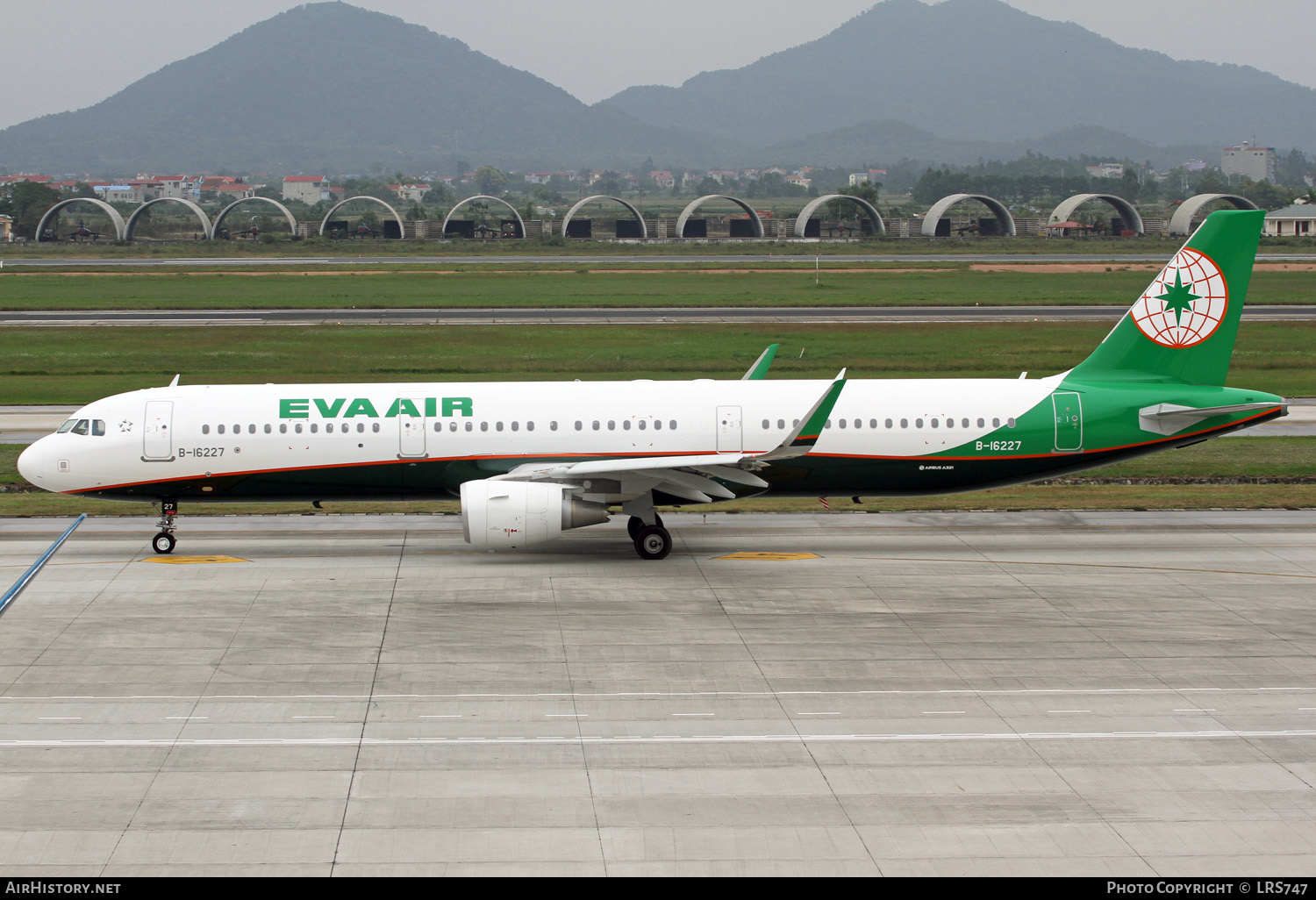 Aircraft Photo of B-16227 | Airbus A321-211 | EVA Air | AirHistory.net #567467