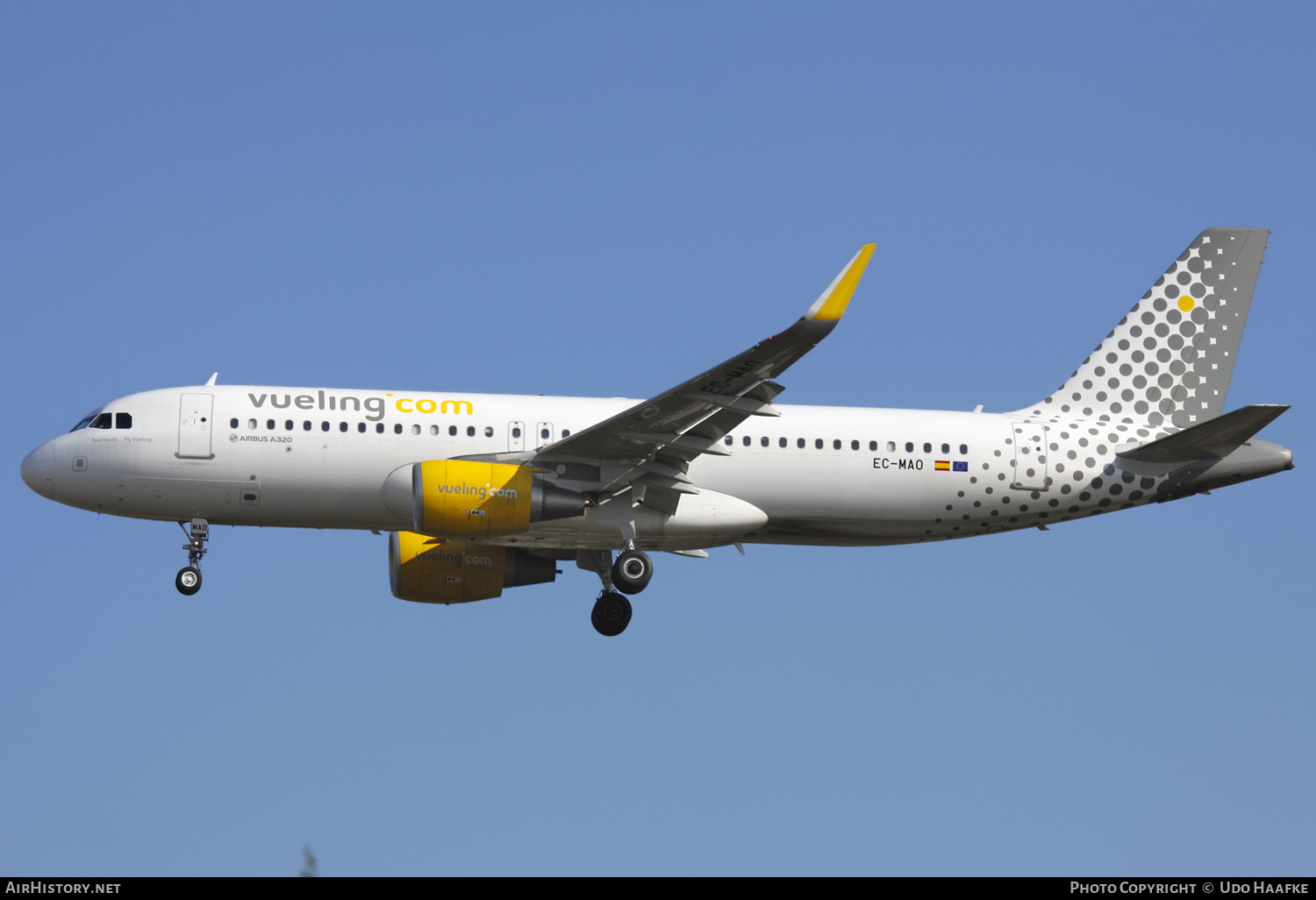Aircraft Photo of EC-MAO | Airbus A320-214 | Vueling Airlines | AirHistory.net #567483