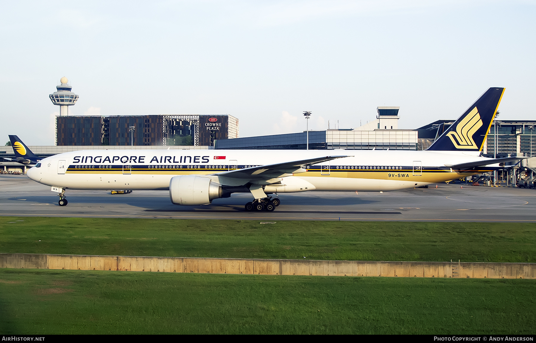 Aircraft Photo of 9V-SWA | Boeing 777-312/ER | Singapore Airlines | AirHistory.net #567511