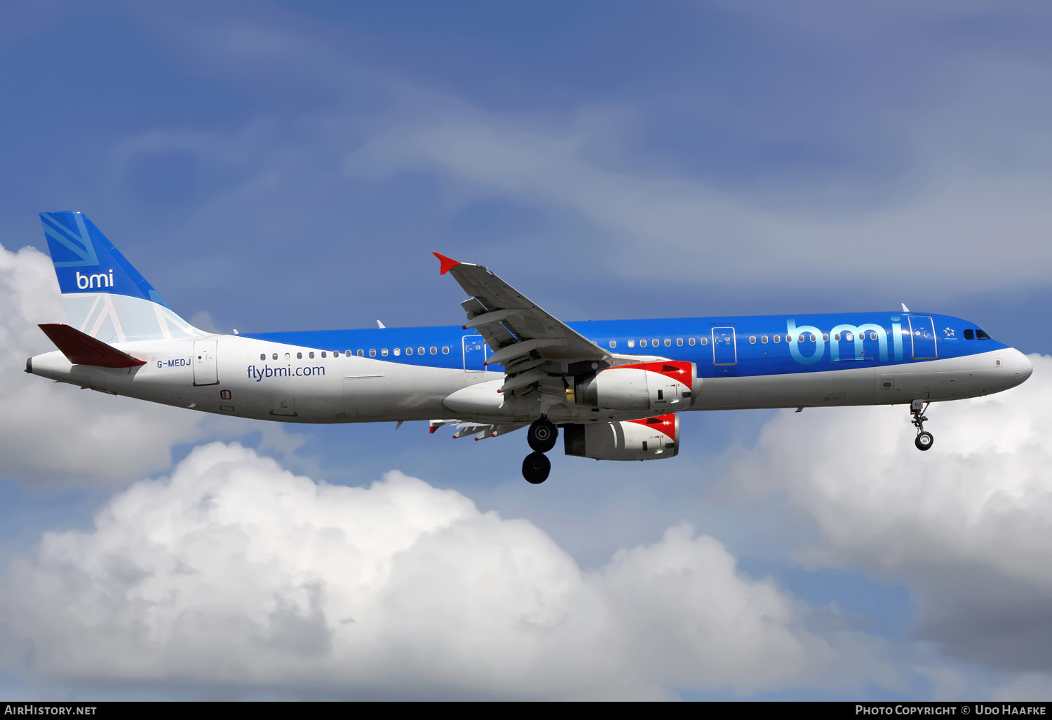 Aircraft Photo of G-MEDJ | Airbus A321-231 | BMI - British Midland International | AirHistory.net #567589