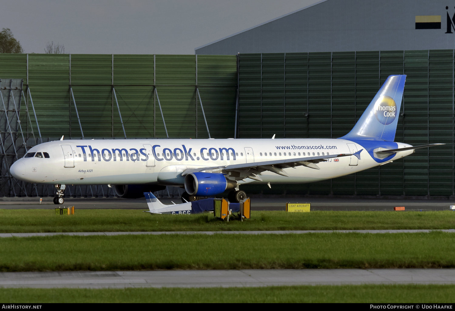 Aircraft Photo of G-OMYJ | Airbus A321-211 | Thomas Cook Airlines | AirHistory.net #567633