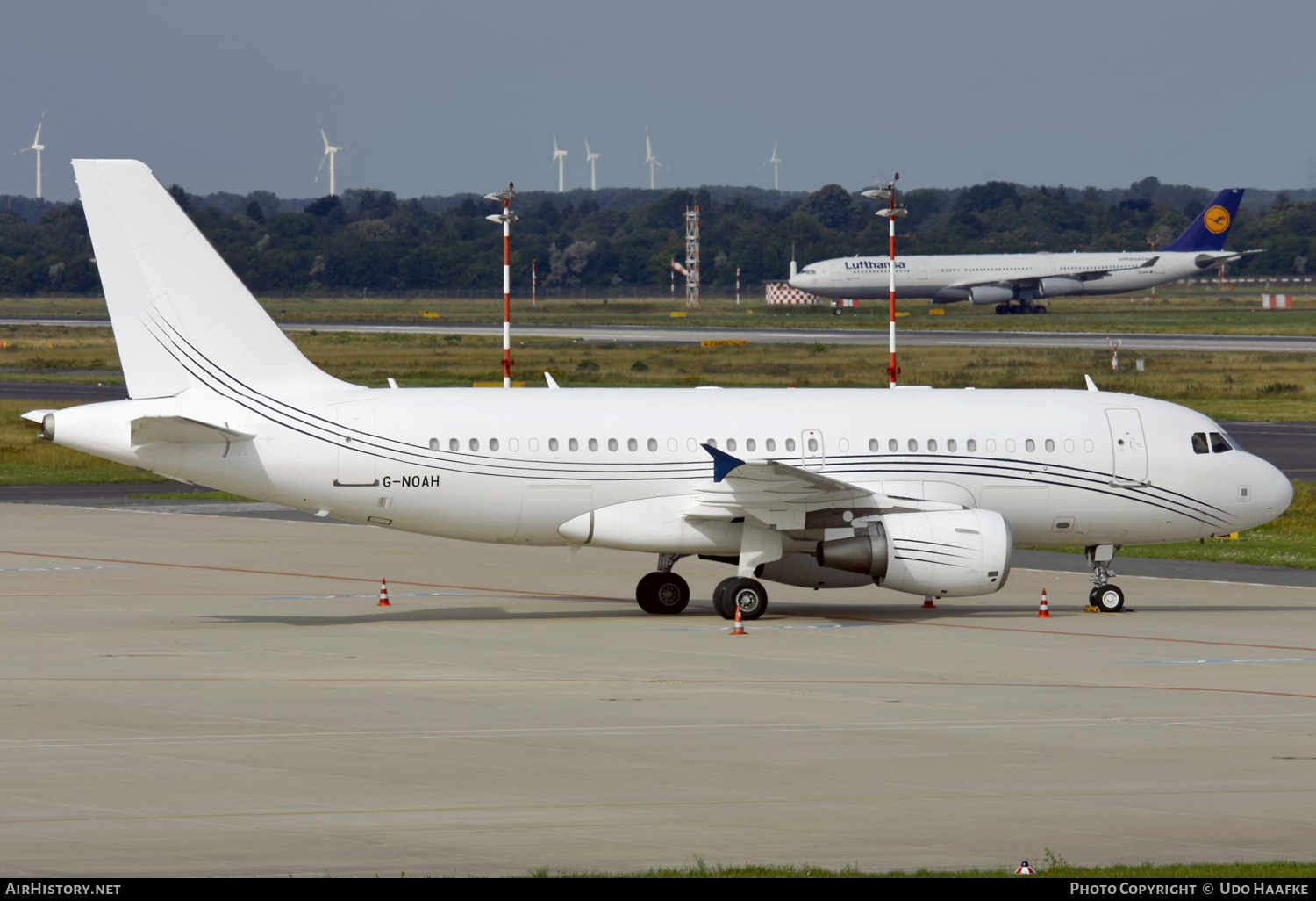 Aircraft Photo of G-NOAH | Airbus ACJ318 (A318-115/CJ) | AirHistory.net #567676