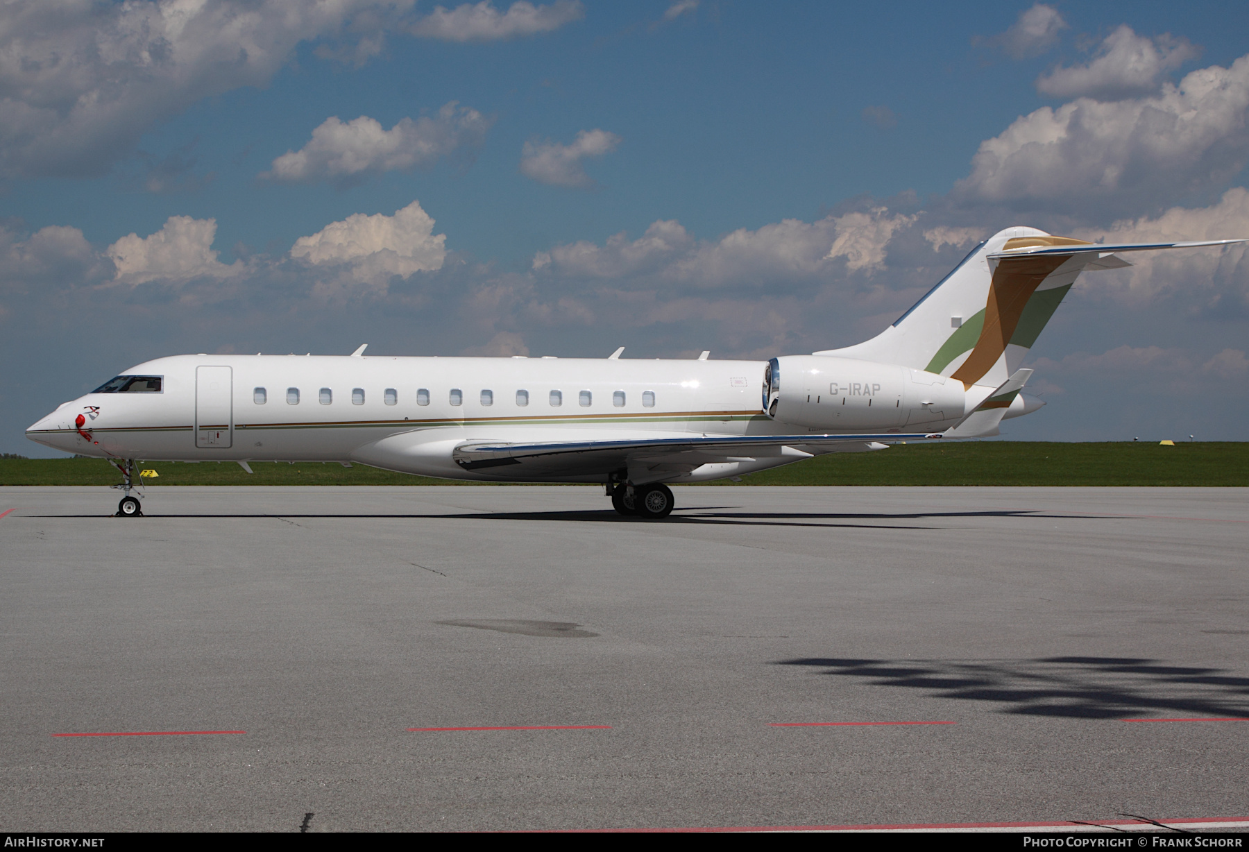 Aircraft Photo of G-IRAP | Bombardier Global Express XRS (BD-700-1A10) | AirHistory.net #567810