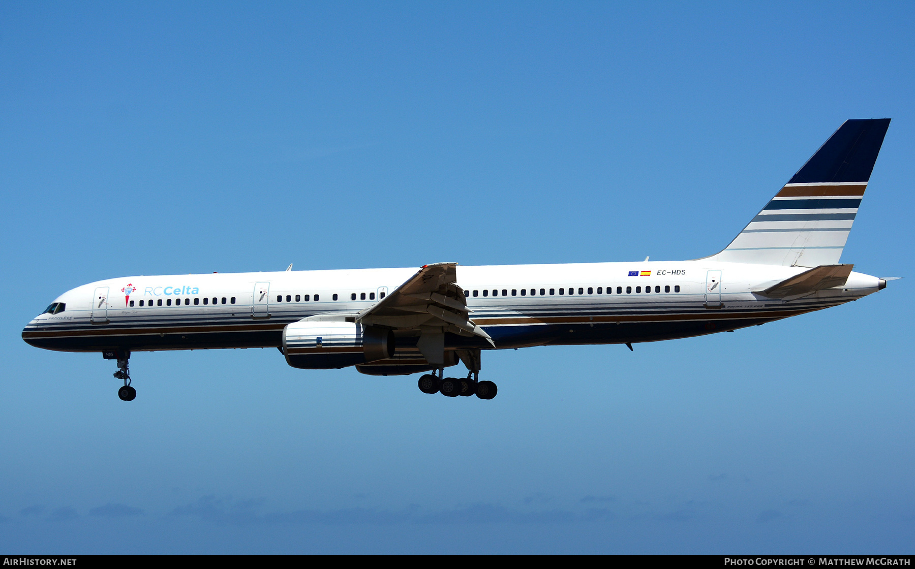 Aircraft Photo of EC-HDS | Boeing 757-256 | Privilege Style | AirHistory.net #567896