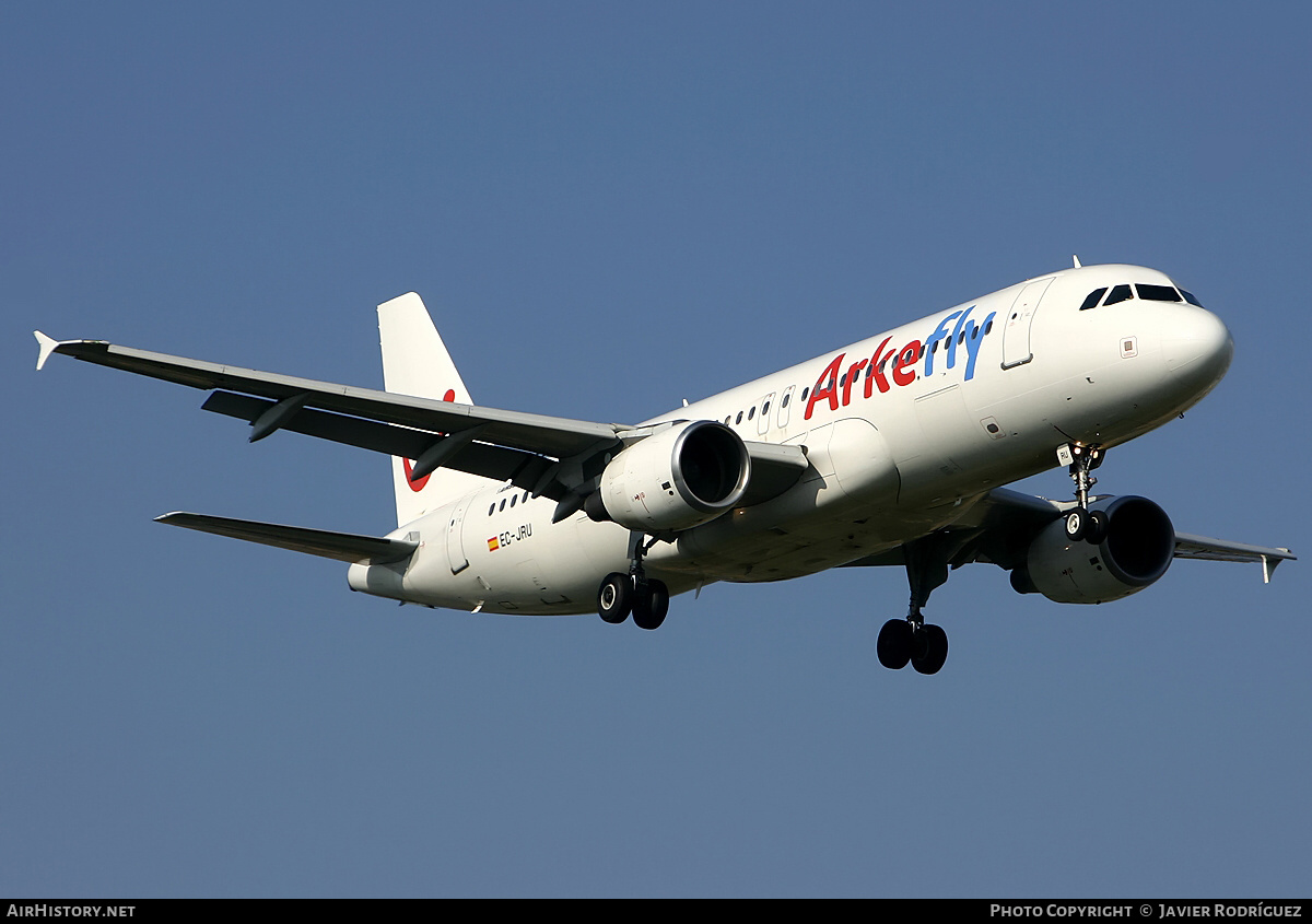 Aircraft Photo of EC-JRU | Airbus A320-214 | ArkeFly | AirHistory.net #567976