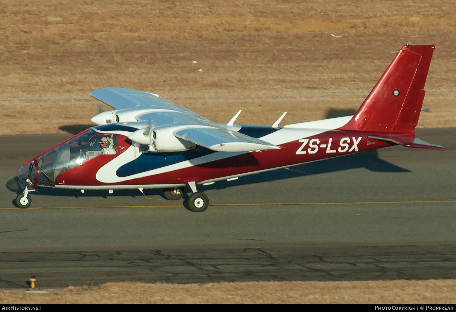 Aircraft Photo of ZS-LSX | Partenavia P-68 Observer | AirHistory.net #568003