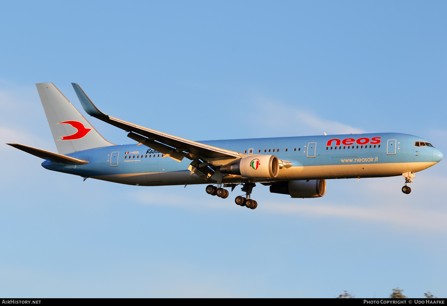 Aircraft Photo of I-NDDL | Boeing 767-324/ER | Neos | AirHistory.net #568122