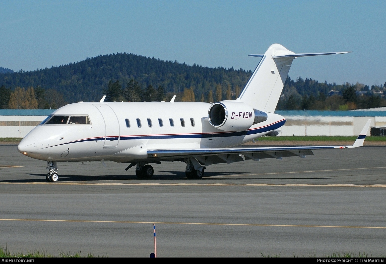 Aircraft Photo of C-FVDN | Bombardier Challenger 605 (CL-600-2B16) | AirHistory.net #568158