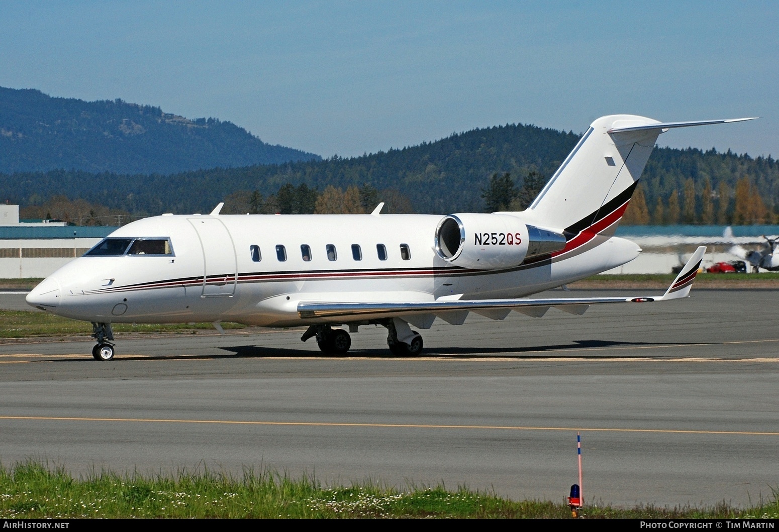 Aircraft Photo of N252QS | Bombardier Challenger 650 (CL-600-2B16) | AirHistory.net #568180