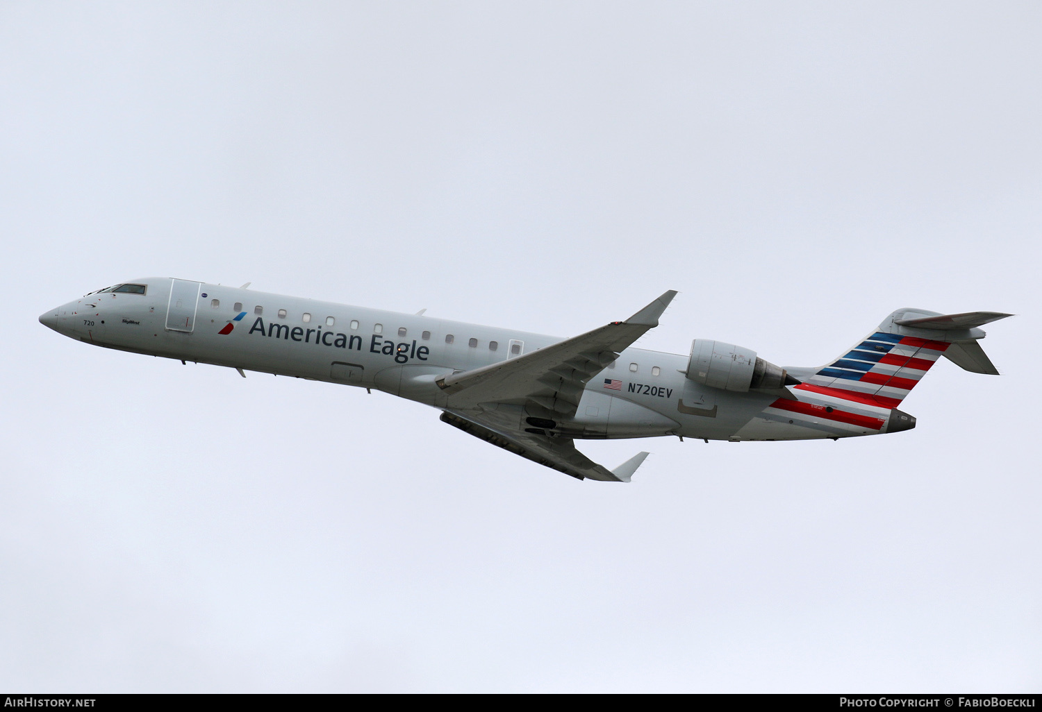 Aircraft Photo of N720EV | Bombardier CRJ-701ER (CL-600-2C10) | American Eagle | AirHistory.net #568188