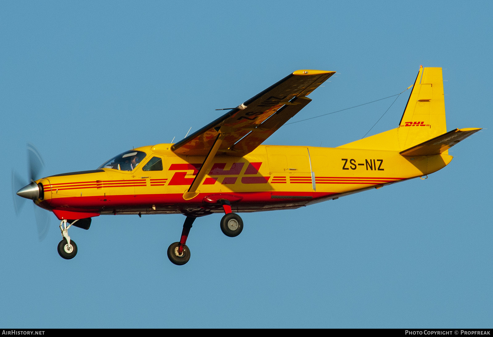 Aircraft Photo of ZS-NIZ | Cessna 208B Super Cargomaster | DHL International | AirHistory.net #568239