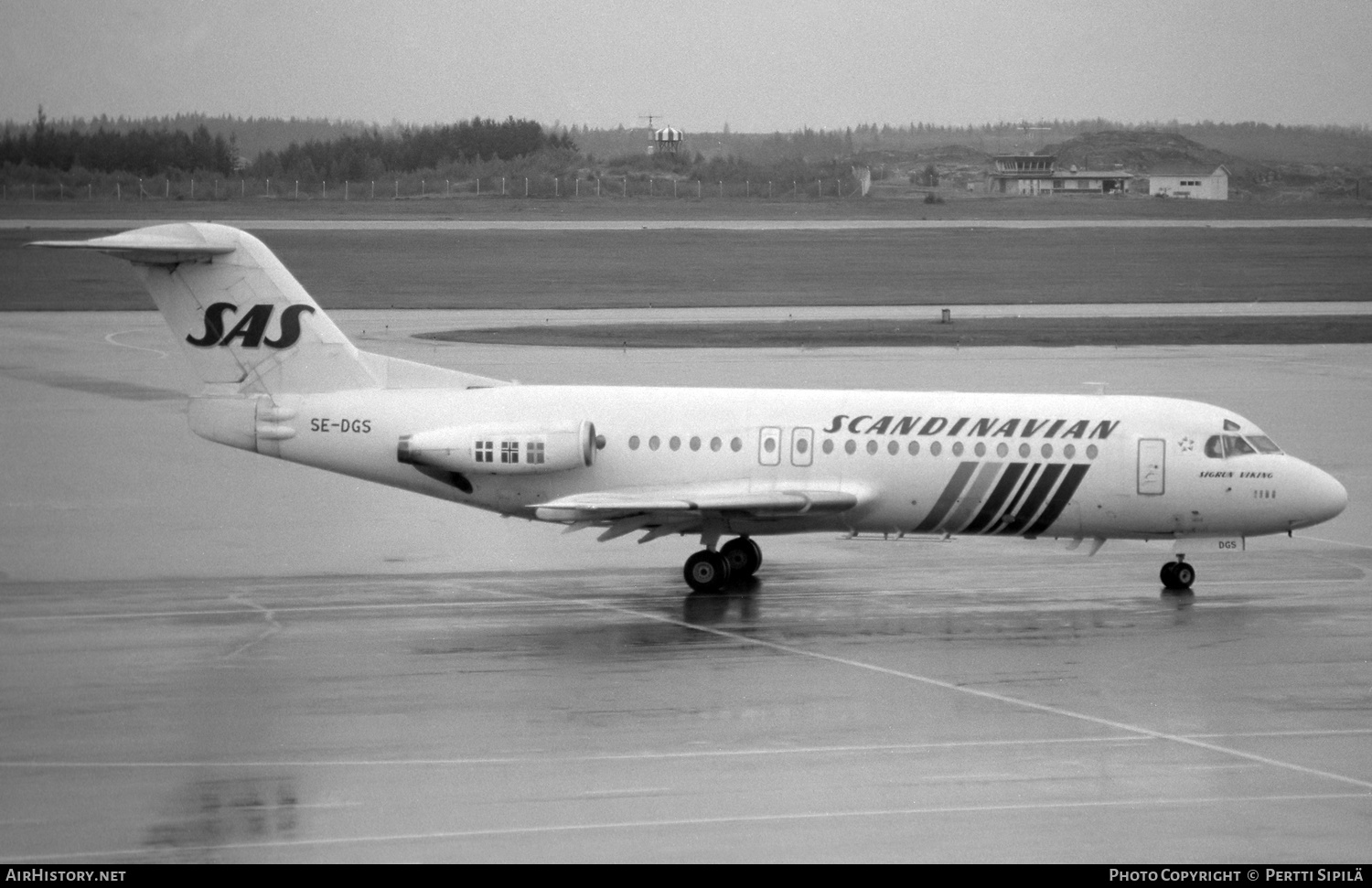 Aircraft Photo of SE-DGS | Fokker F28-4000 Fellowship | Scandinavian Airlines - SAS | AirHistory.net #568259