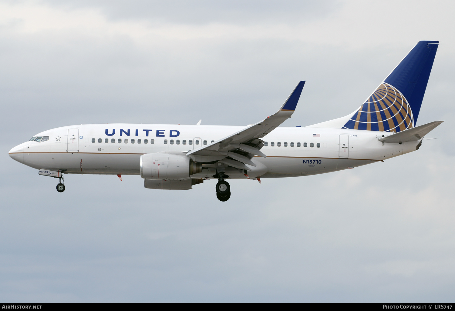 Aircraft Photo of N15710 | Boeing 737-724 | United Airlines | AirHistory.net #568265