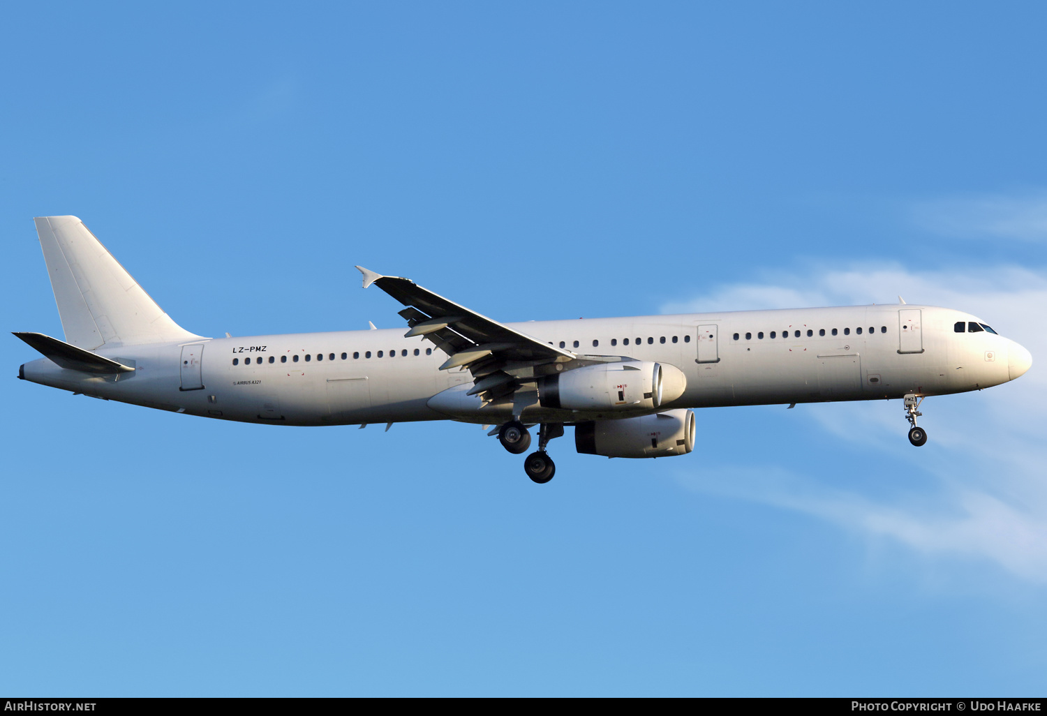 Aircraft Photo of LZ-PMZ | Airbus A321-231 | VIA - Air VIA Bulgarian Airways | AirHistory.net #568312