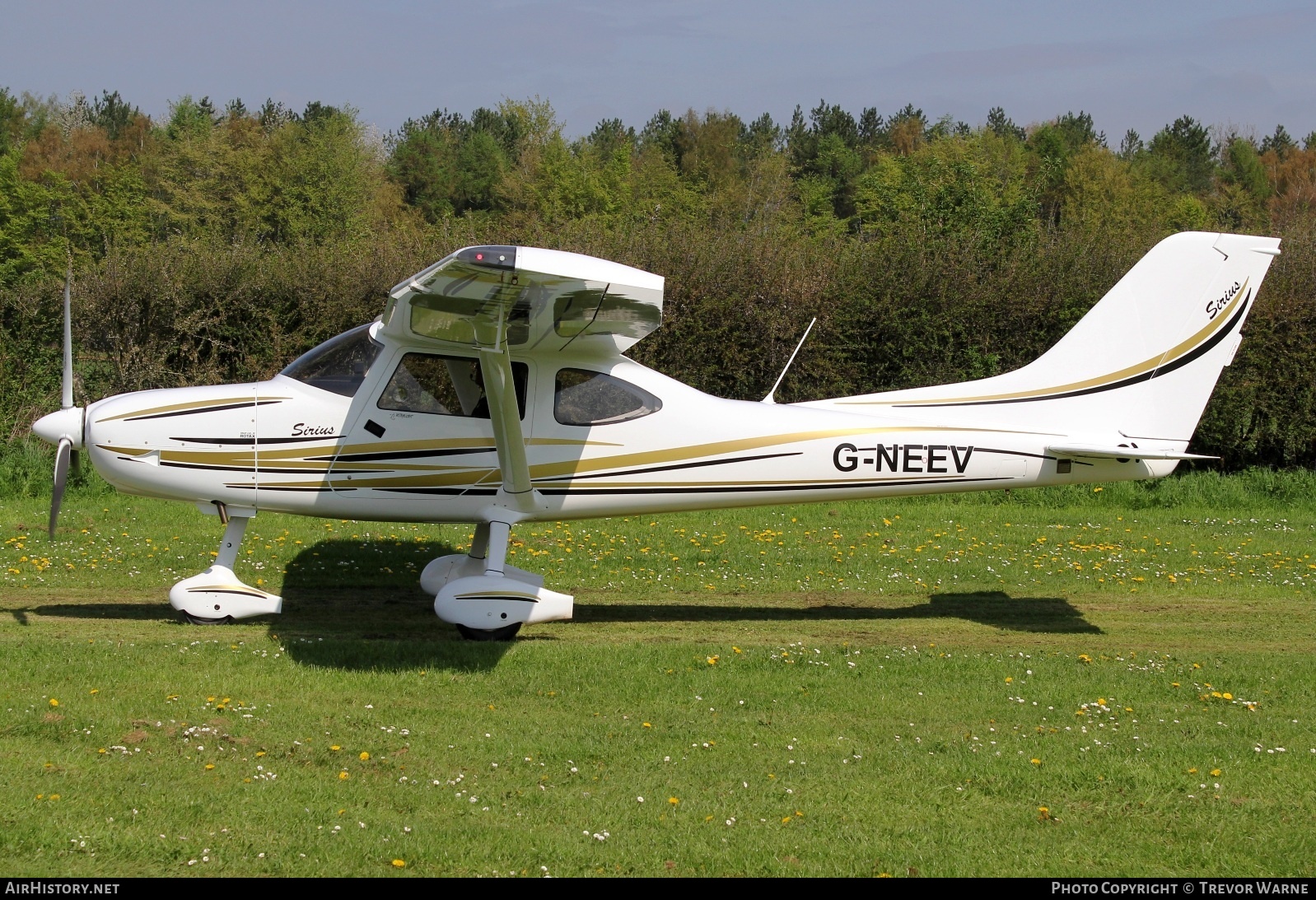 Aircraft Photo of G-NEEV | TL-Ultralight TL-3000 Sirius | AirHistory.net #568364