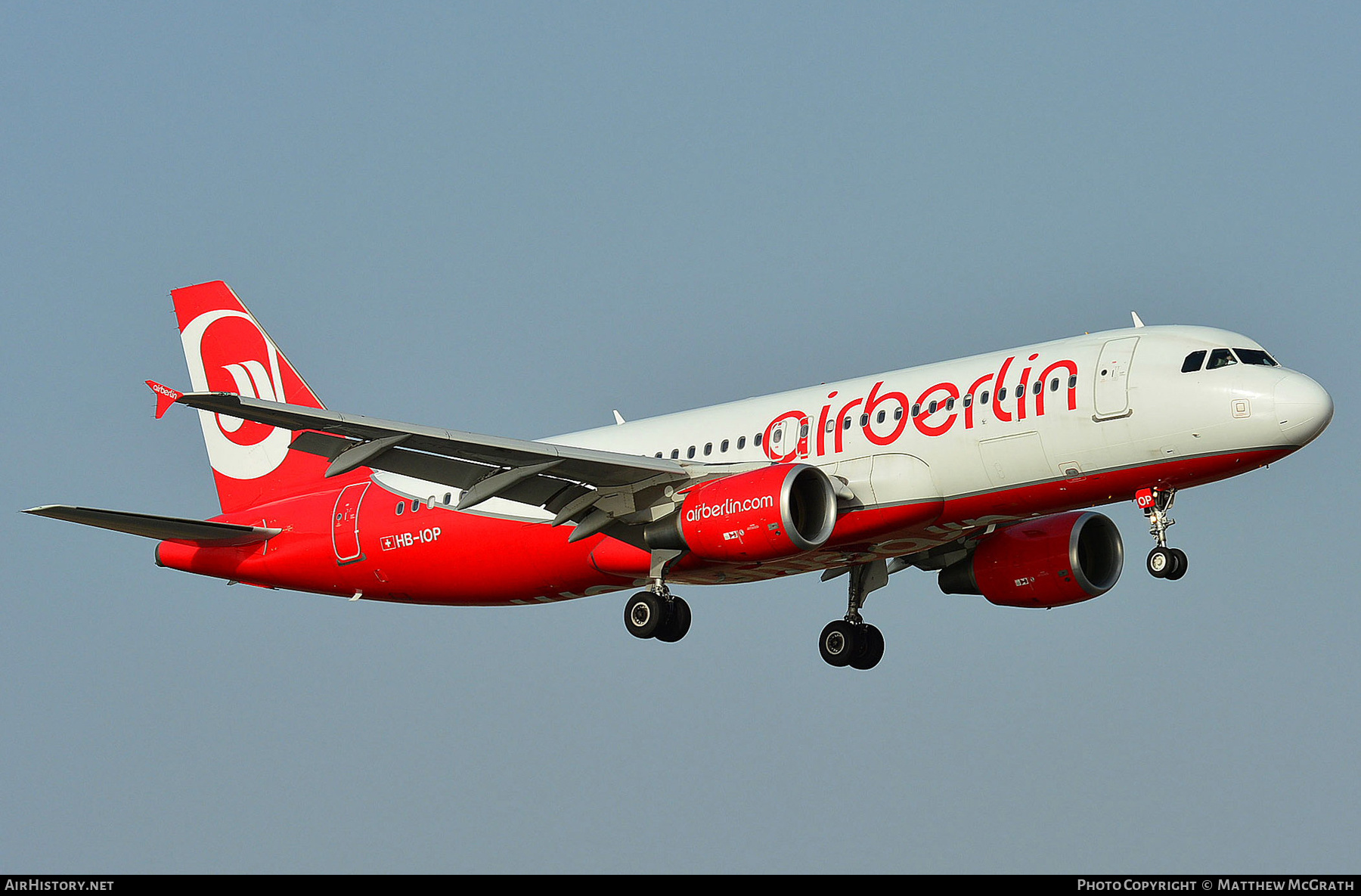 Aircraft Photo of HB-IOP | Airbus A320-214 | Air Berlin | AirHistory.net #568453
