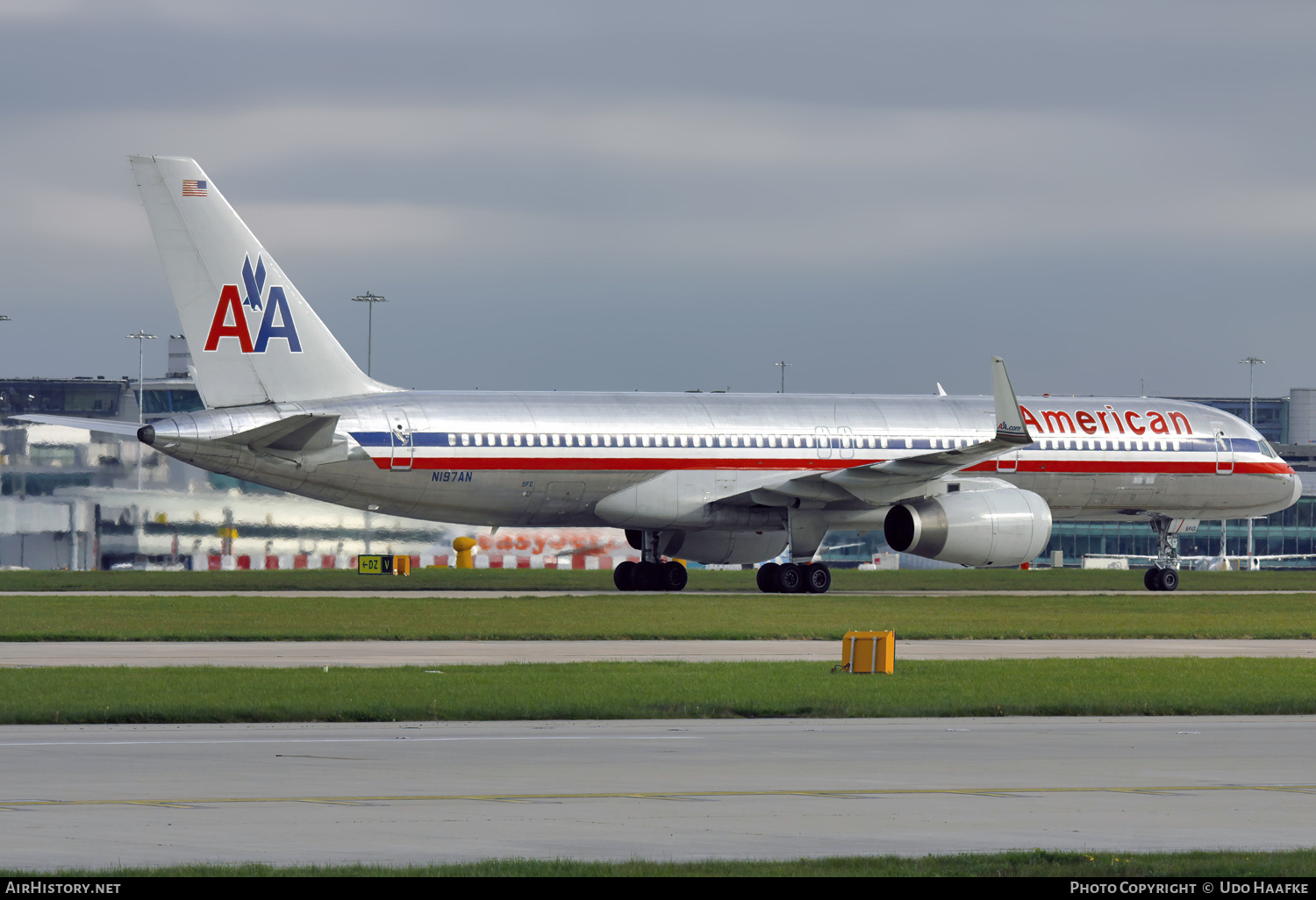 Aircraft Photo of N197AN | Boeing 757-223 | American Airlines | AirHistory.net #568473