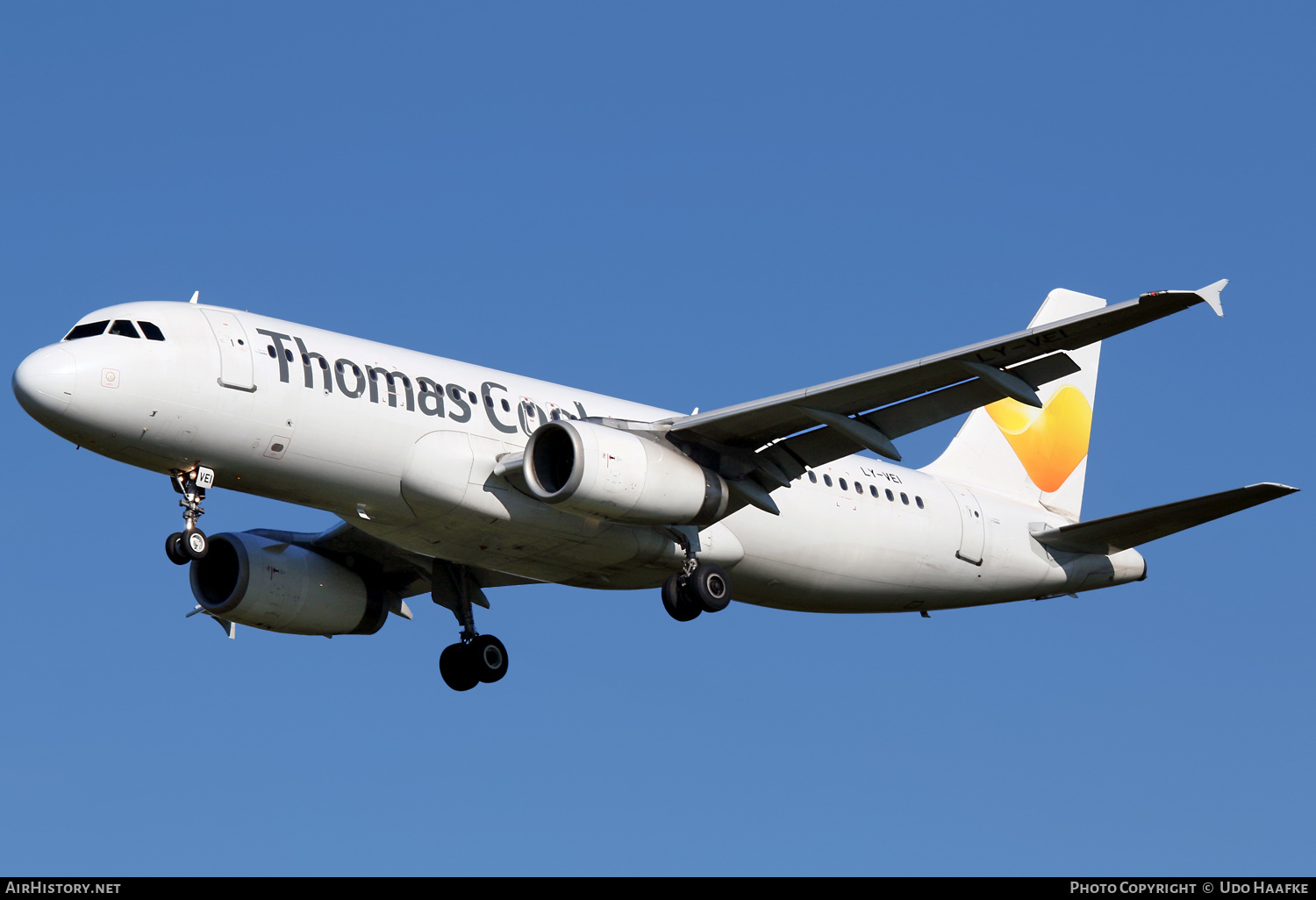 Aircraft Photo of LY-VEI | Airbus A320-233 | Thomas Cook Airlines | AirHistory.net #568491