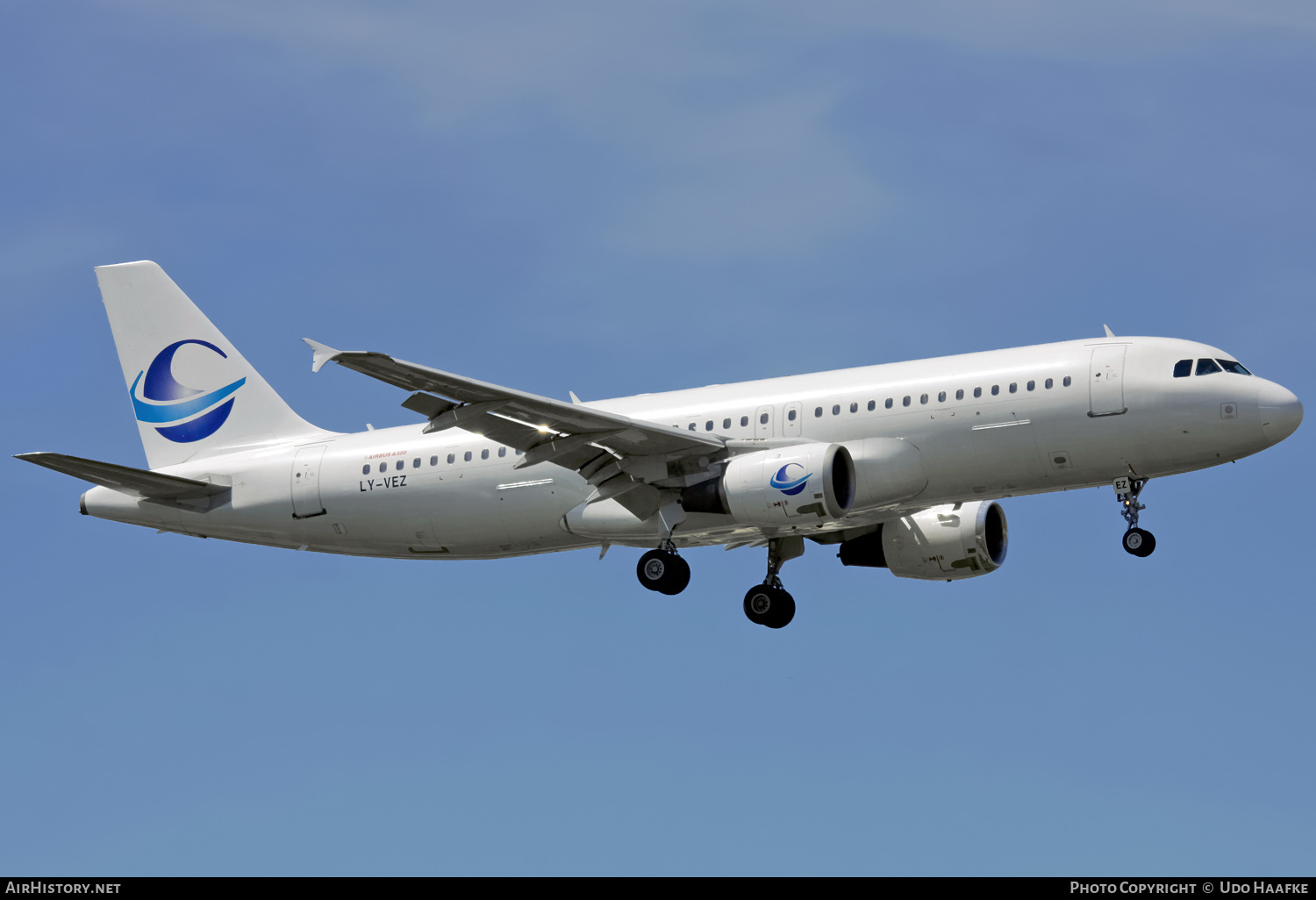 Aircraft Photo of LY-VEZ | Airbus A320-212 | Avion Express | AirHistory.net #568570