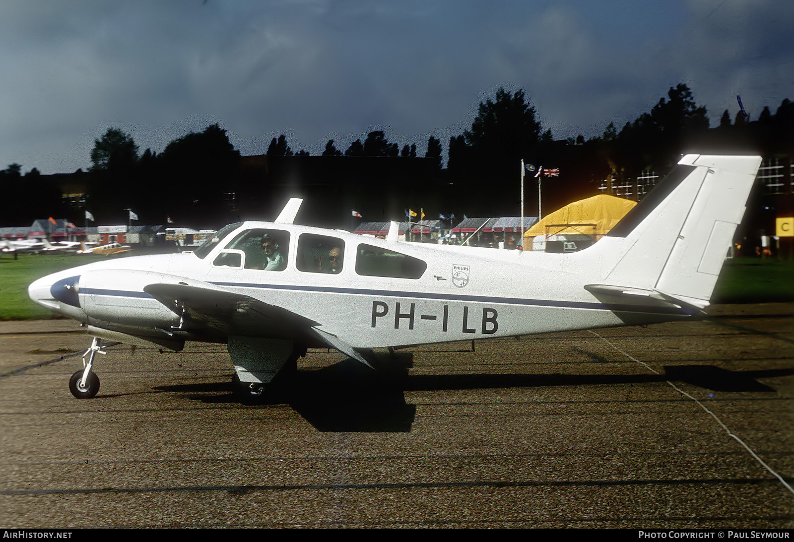 Aircraft Photo of PH-ILB | Beech A55 Baron (95-A55) | Philips | AirHistory.net #568594