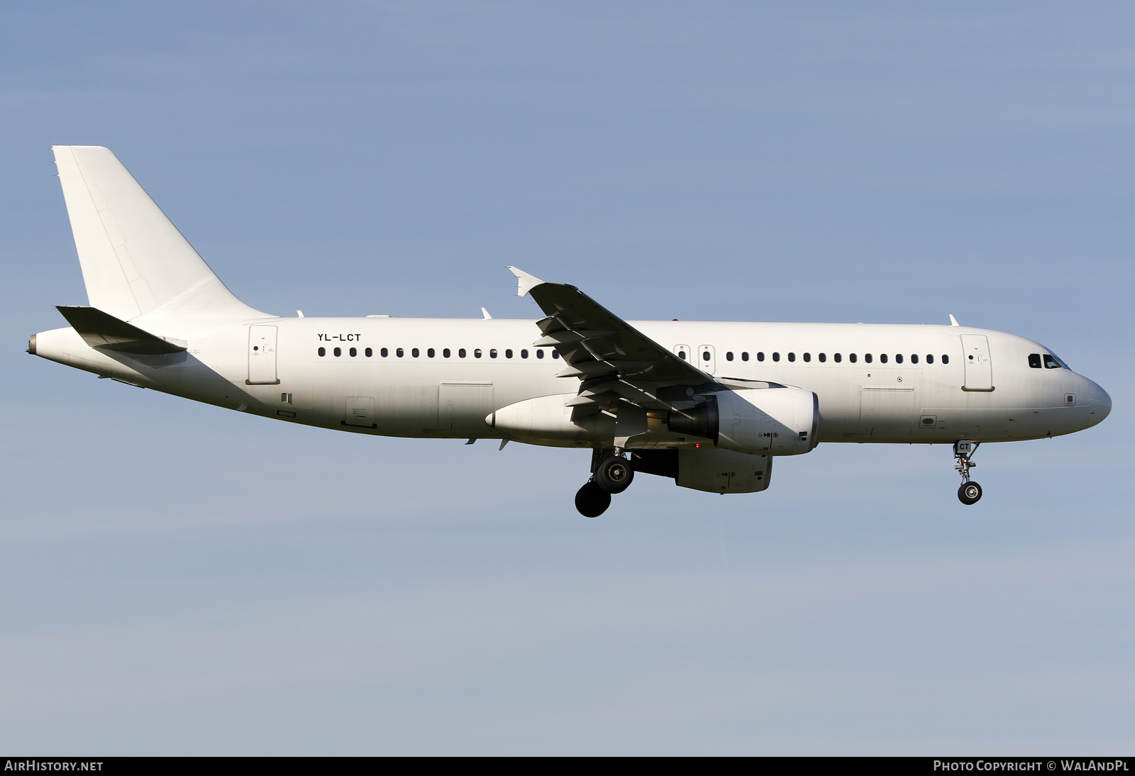Aircraft Photo of YL-LCT | Airbus A320-214 | AirHistory.net #568641