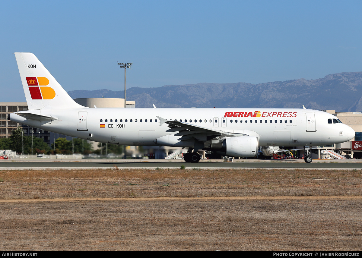 Aircraft Photo of EC-KOH | Airbus A320-214 | Iberia Express | AirHistory.net #568645