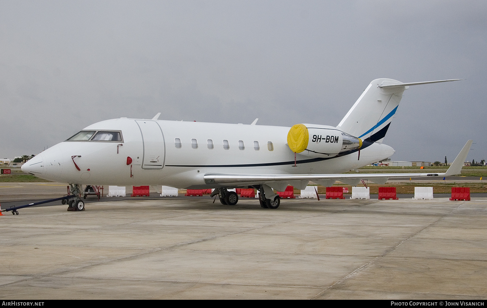 Aircraft Photo of 9H-BOM | Bombardier Challenger 605 (CL-600-2B16) | AirHistory.net #568719