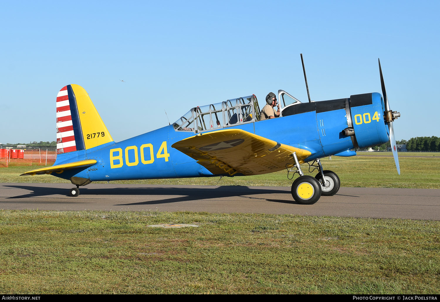 Aircraft Photo of N75004 / 21779 | Vultee BT-13A Valiant | USA - Air Force | AirHistory.net #568776