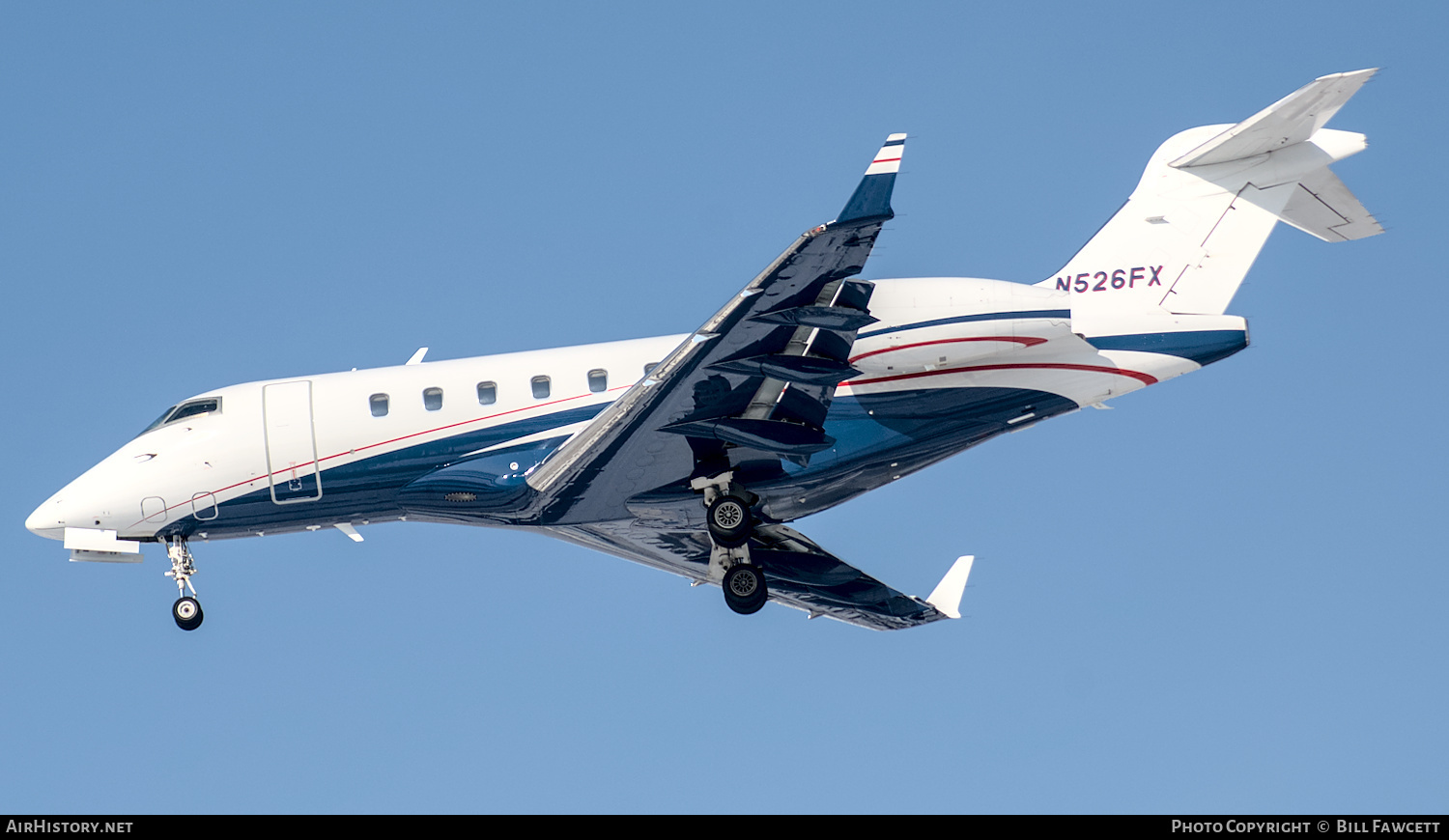 Aircraft Photo of N526FX | Bombardier Challenger 300 (BD-100-1A10) | AirHistory.net #569082